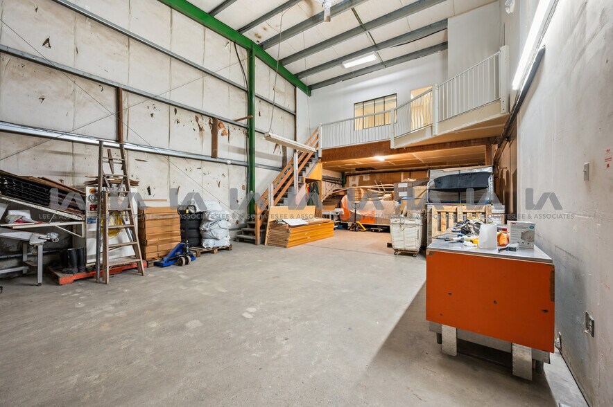 More Photos Of 2727 Dixon St, Port Coquitlam Industrial For Sale