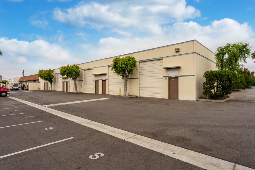 More Photos Of 1222-1230 Saviers Rd, Oxnard Warehouse For Sale