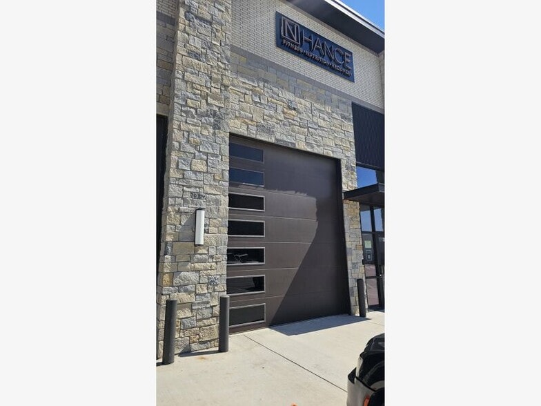More Photos Of 2601 TX-121, Lewisville Light Distribution For Lease