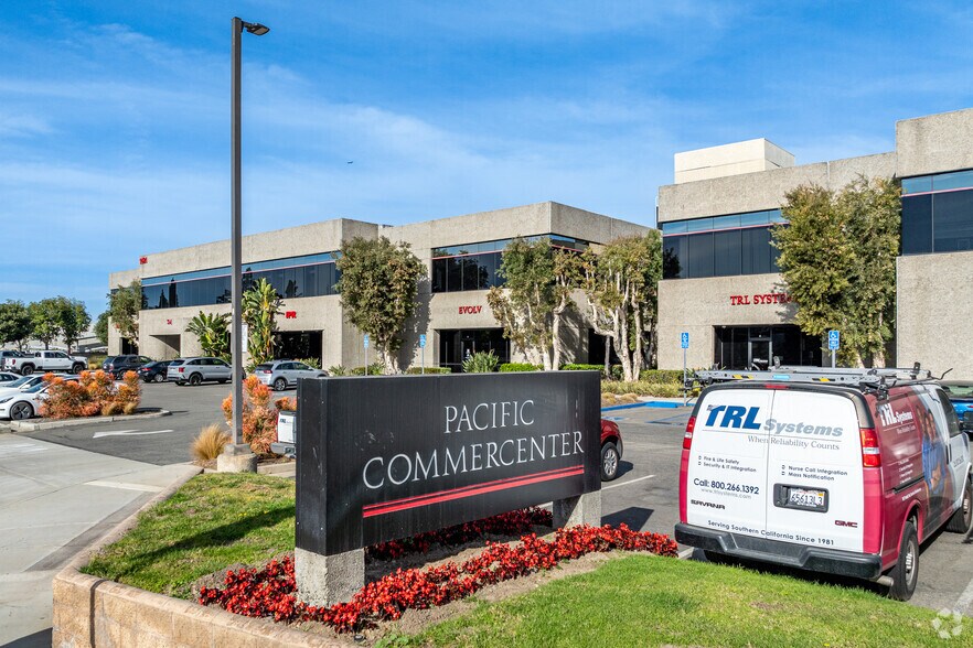 More Photos Of 1451 Edinger Ave, Tustin Showroom For Lease