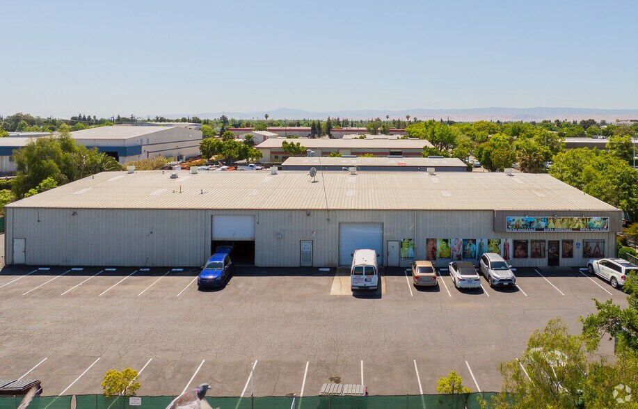 More Photos Of 4160 Commercial Dr, Tracy Warehouse For Sale
