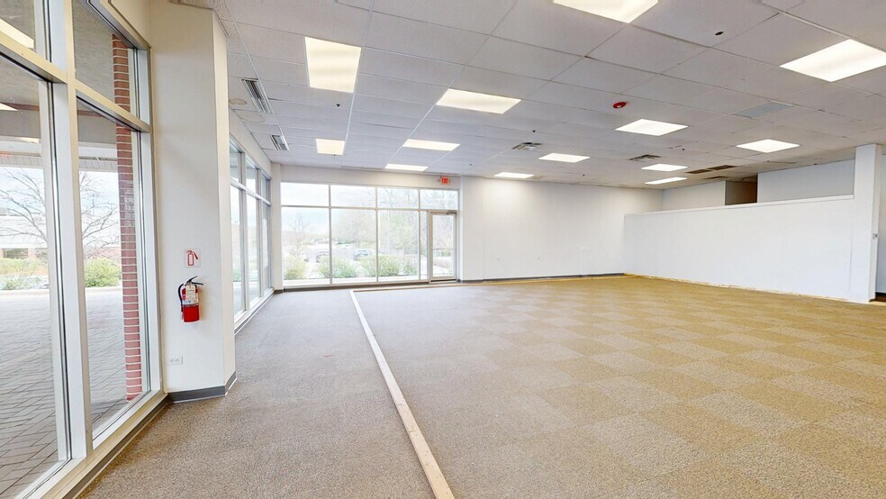 More Photos Of 5-25 E Golf Rd, Arlington Heights General Retail For Lease