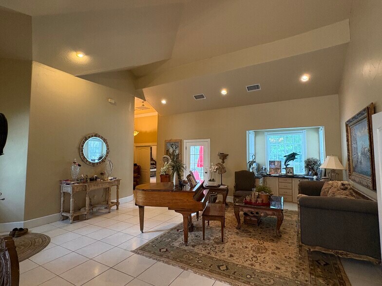 More Photos Of 6529 Asher Rd, Alvarado Specialty For Sale