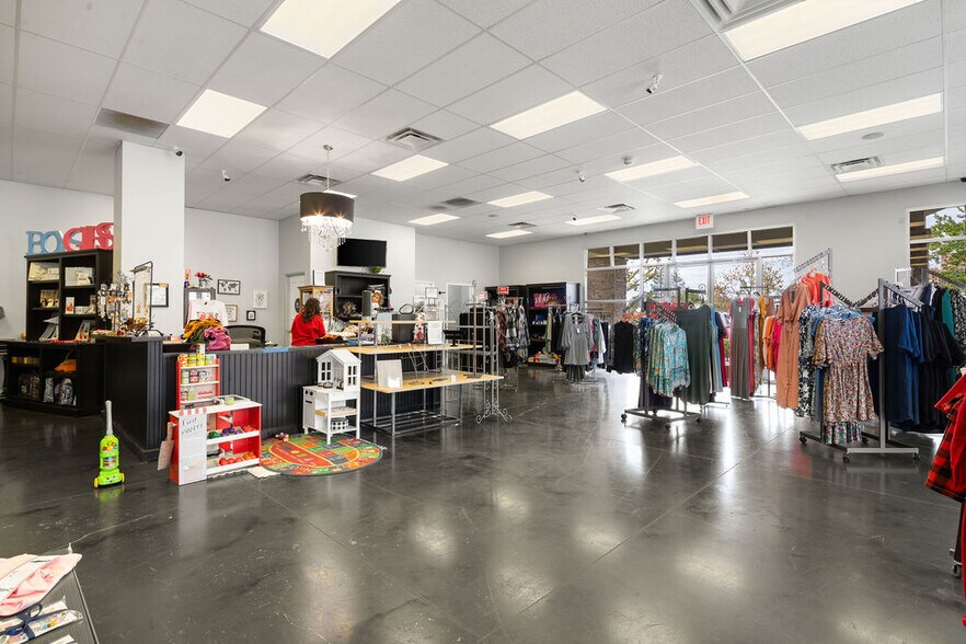 More Photos Of 3995 Calloway Dr, Bakersfield Unknown For Lease