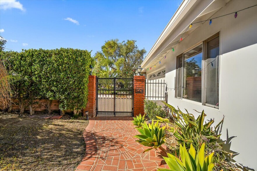 More Photos Of 12036 Darby Ave, Porter Ranch Specialty For Sale