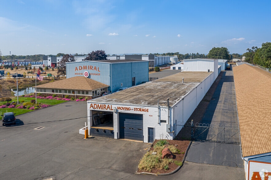 More Photos Of 410-428 Ellington Rd, South Windsor Self Storage For Lease