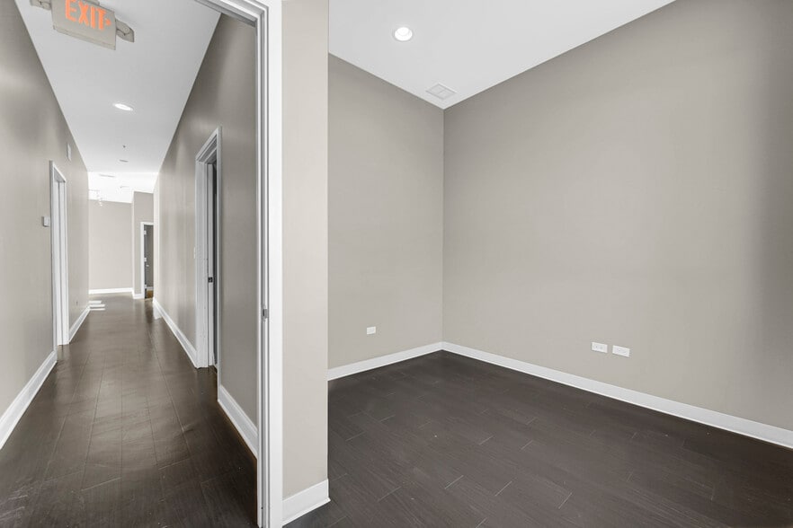 More Photos Of 1601-1627 Rock Creek Blvd, Joliet Distribution For Sale