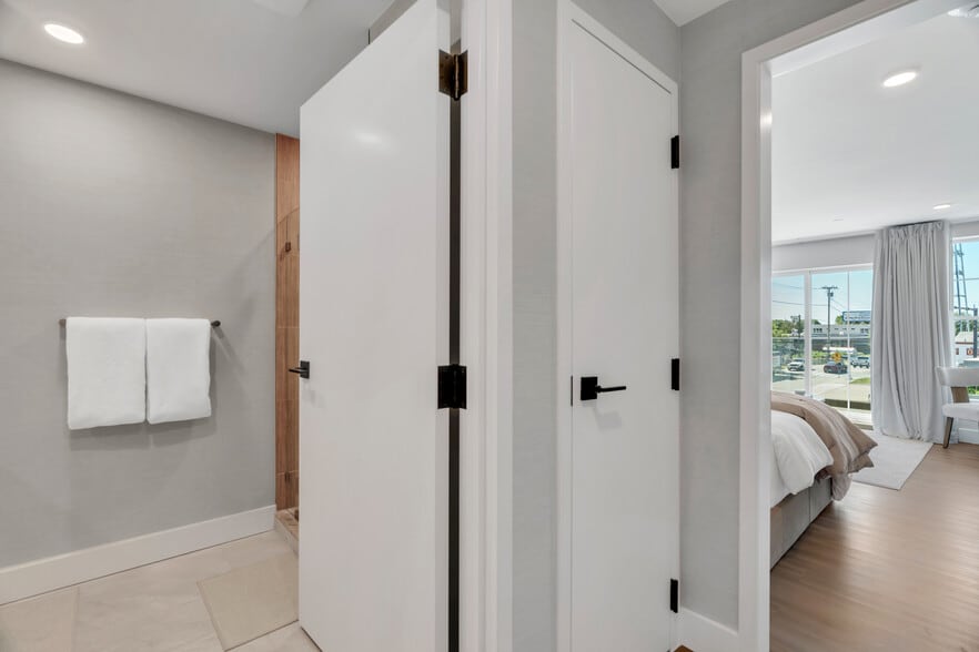 More Photos Of 32 Broadway Ave, Mystic Hotel For Sale