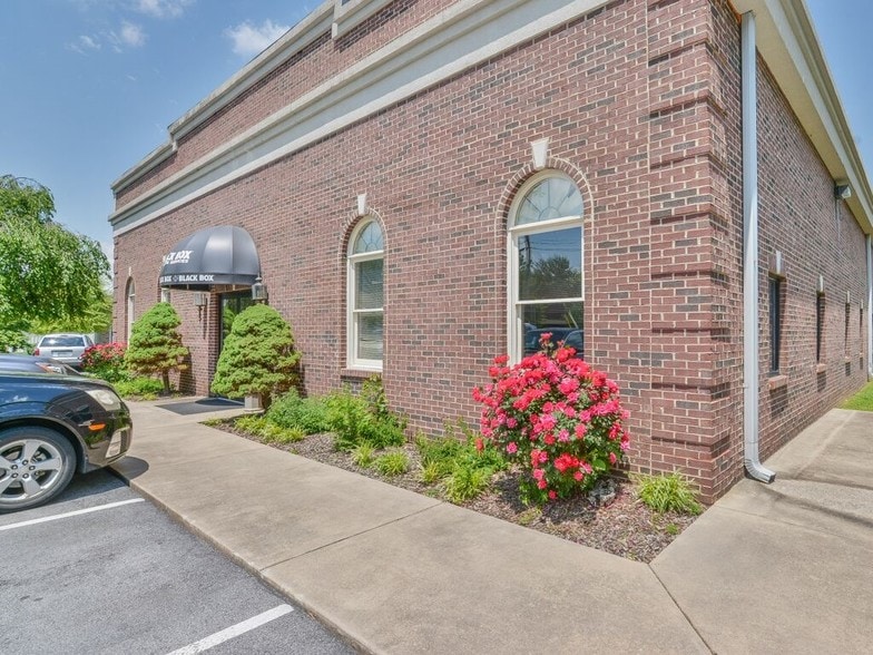 More Photos Of 7 Worth Cir, Johnson City Loft Creative Space For Lease