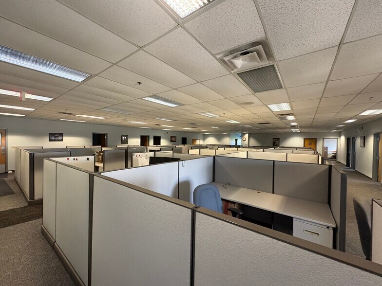 More Photos Of 101 E Industrial Blvd, Logansport Manufacturing For Sale