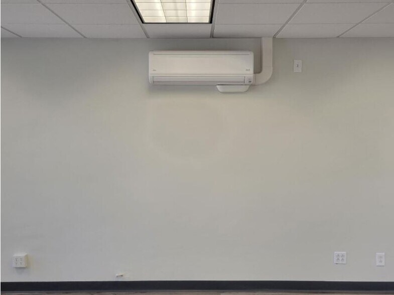 More Photos Of 3310 Leonis Blvd, Los Angeles Warehouse For Lease