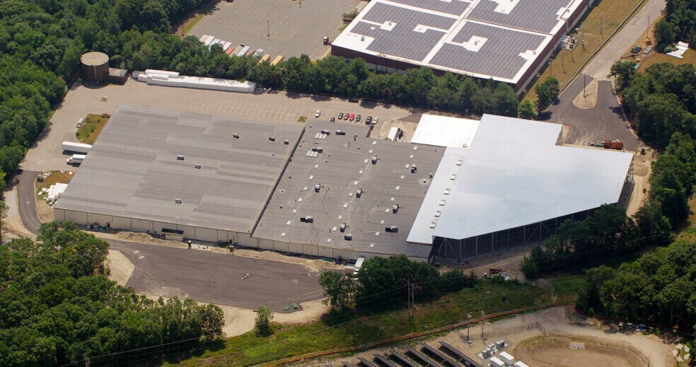 More Photos Of 200 Shuman Ave, Stoughton Warehouse For Lease