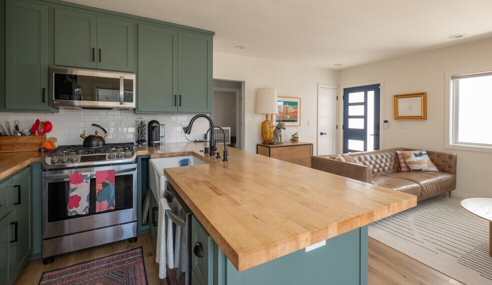 More Photos Of 4852 S Centinela Ave, Los Angeles Multifamily For Sale