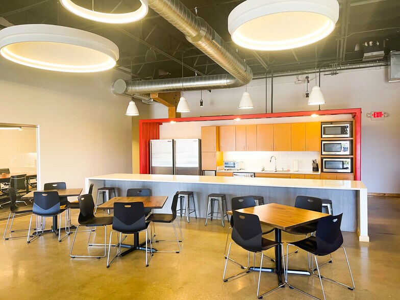 More Photos Of 710 Presidential Dr, Richardson Office For Lease