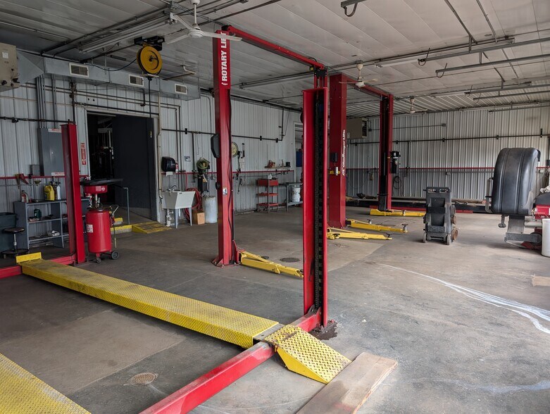 More Photos Of 400 Blackburn St, Ripon Specialty For Sale