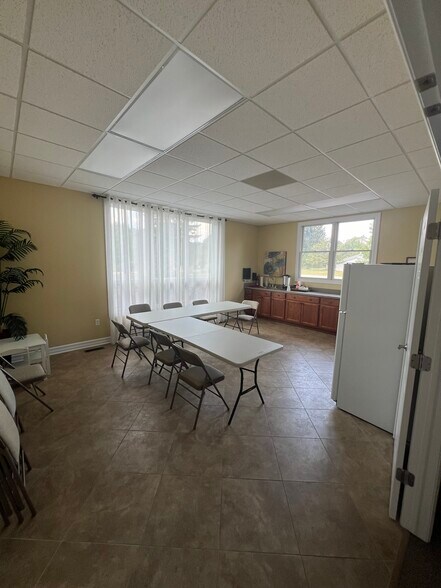 More Photos Of 209 Entrepreneur Dr, Saint Charles Funeral Home For Sale