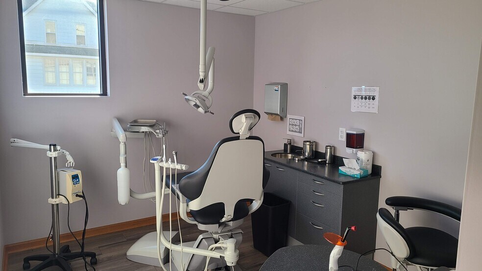 More Photos Of 2 E Main St, Hartford Medical For Sale
