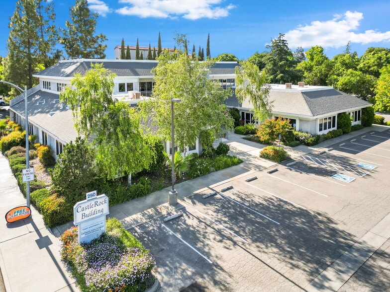 More Photos Of 250 W Main St, Woodland Office For Lease