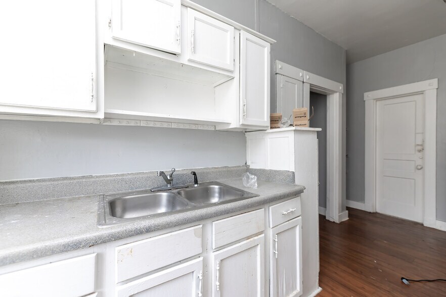 More Photos Of , Memphis Multifamily For Sale