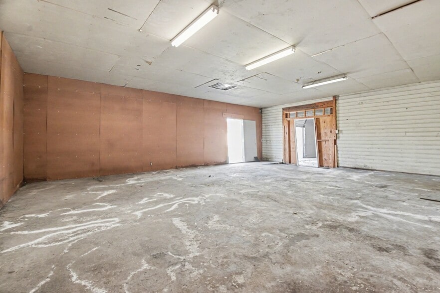 More Photos Of 1004 18th Pl, Plano Office For Lease