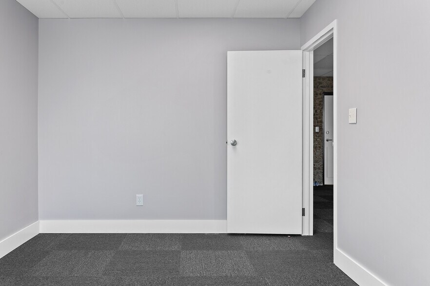 More Photos Of 2300 E 14th St, Tulsa Office For Lease