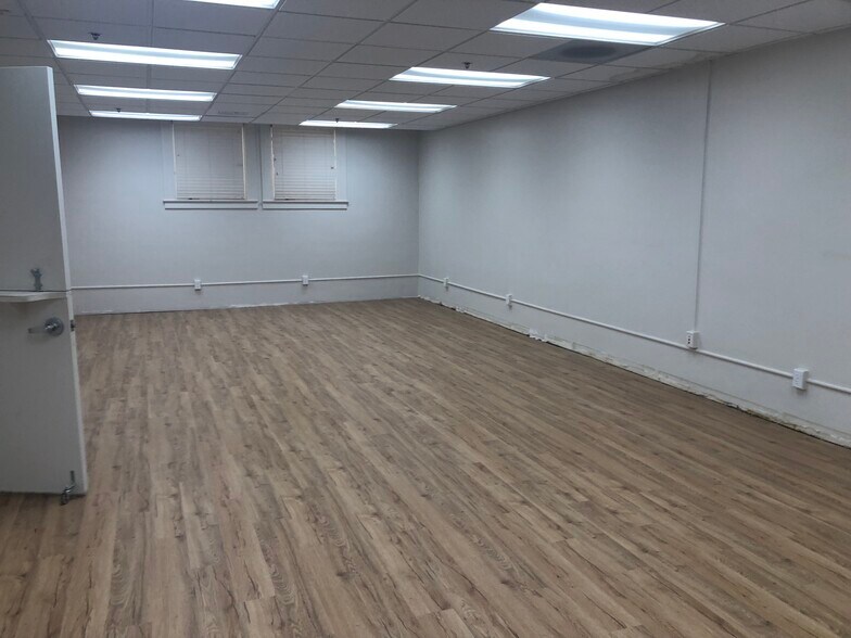 More Photos Of 1600 Norris Rd, Bakersfield Office For Sale