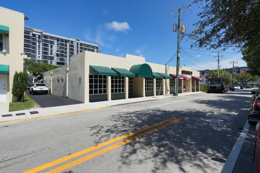 More Photos Of 7311 SW 59th Ct, South Miami General Retail For Lease