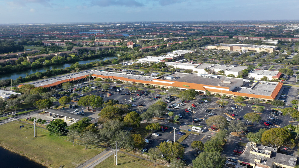 Primary Photo Of 100-352 S Flamingo Rd, Pembroke Pines General Retail For Lease