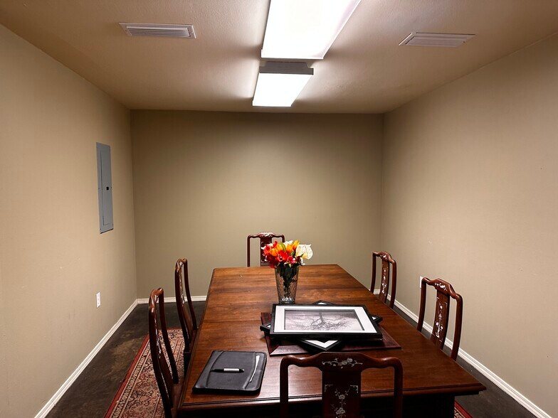 More Photos Of 34 29th St, Gulfport Warehouse For Lease