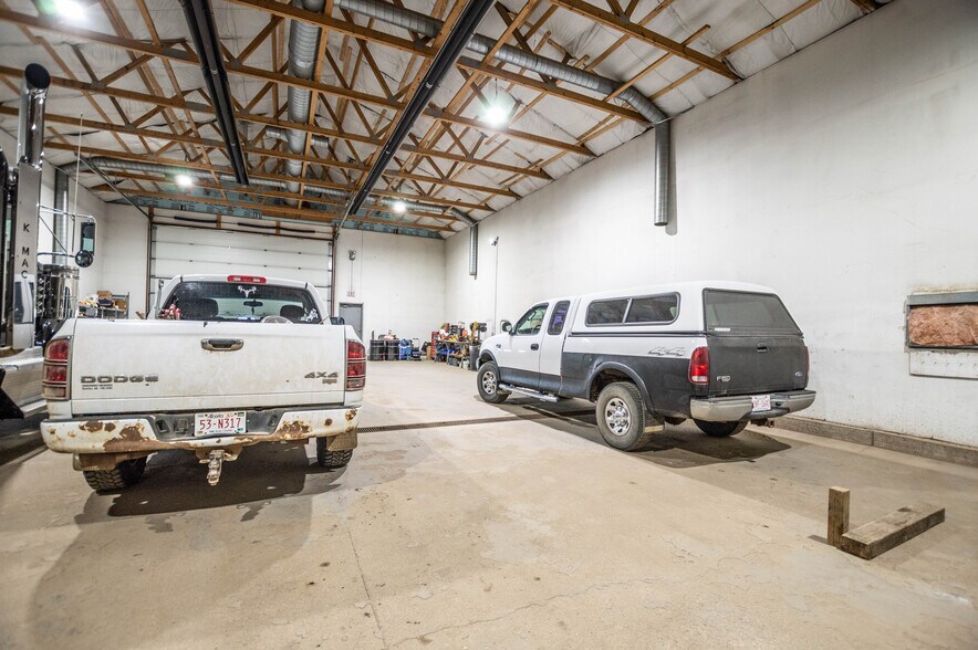 More Photos Of 4204 50 Ave, Stettler Industrial For Sale