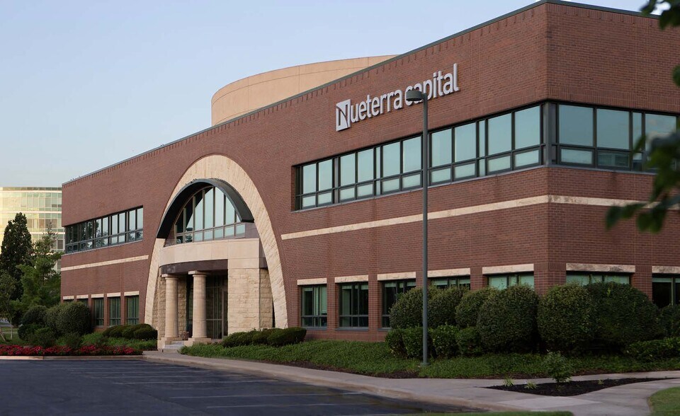 More Photos Of 11350 Tomahawk Creek Pky, Leawood Office For Sale