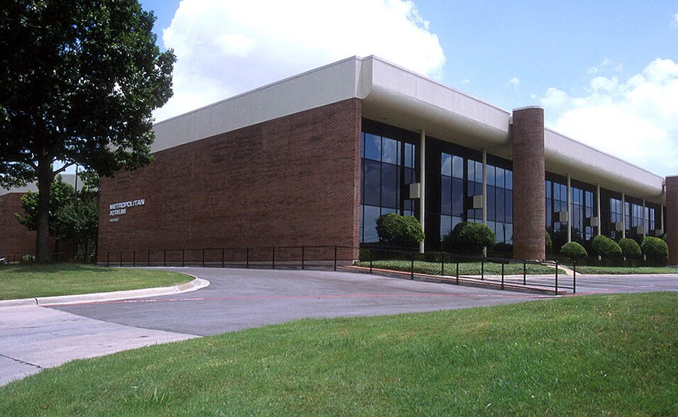 Primary Photo Of 14140 Midway Rd, Farmers Branch Office For Lease