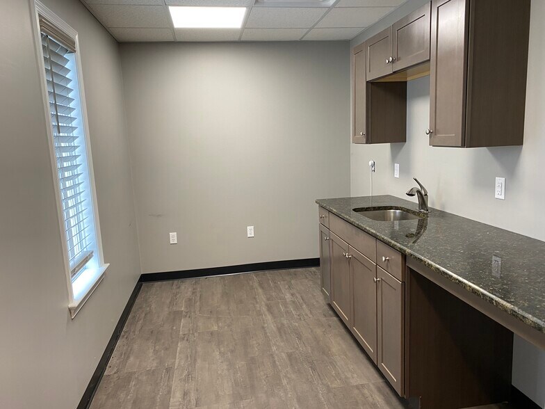 More Photos Of 1175 Gap Newport Pike, Cochranville Office For Lease