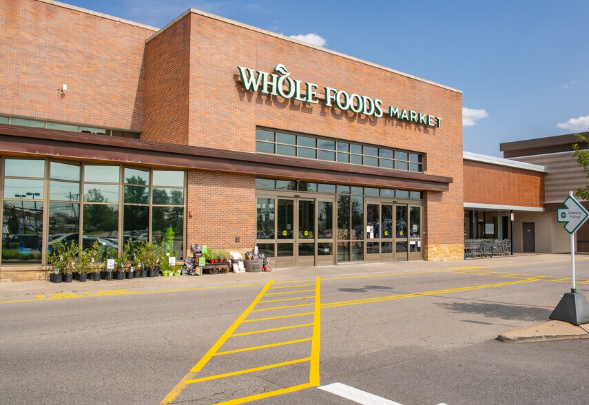 Primary Photo Of 10574-10650 Perry Hwy, Wexford Unknown For Lease