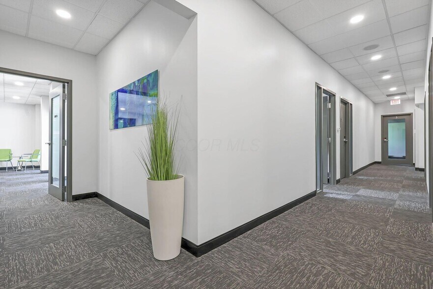 More Photos Of 1480 Manning Pky, Powell Loft Creative Space For Sale