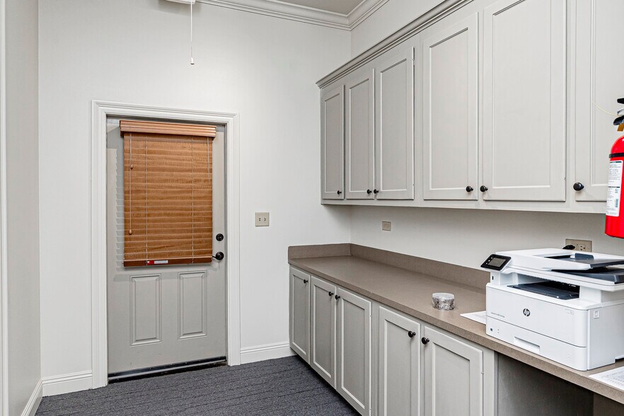 More Photos Of 4603 Bluebonnet Blvd, Baton Rouge Office For Sale