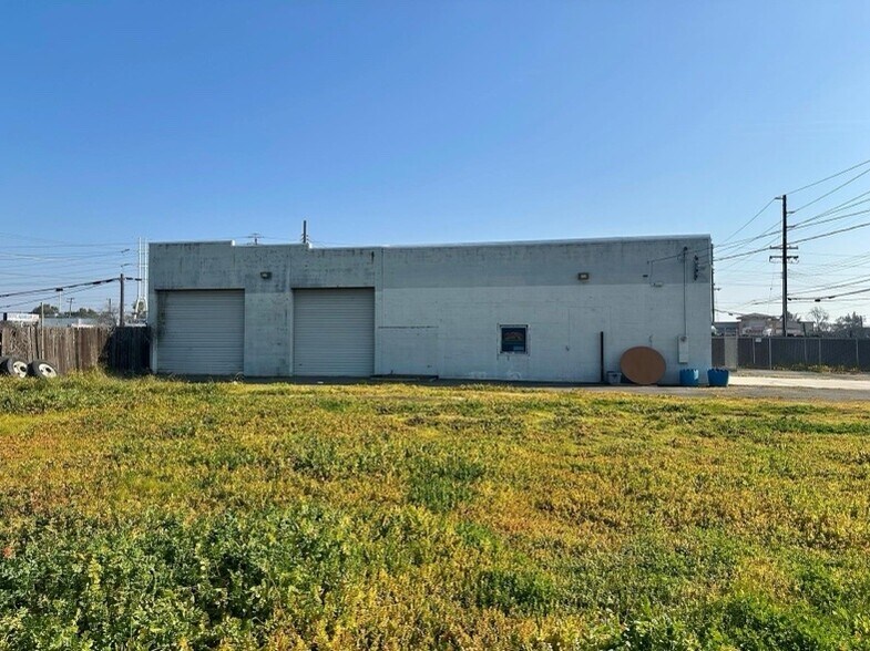 More Photos Of 3641-3645 51st Ave, Sacramento Warehouse For Lease