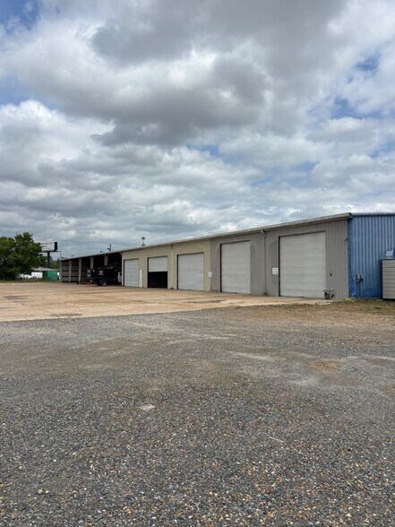 More Photos Of 4306 E Texas St, Bossier City Flex For Sale
