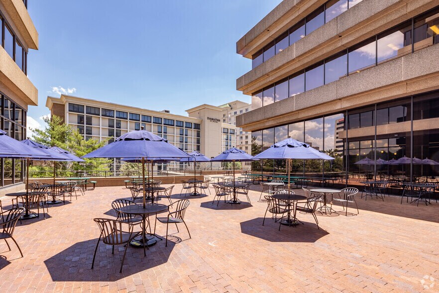 More Photos Of 1751 Pinnacle Dr, McLean Office For Lease