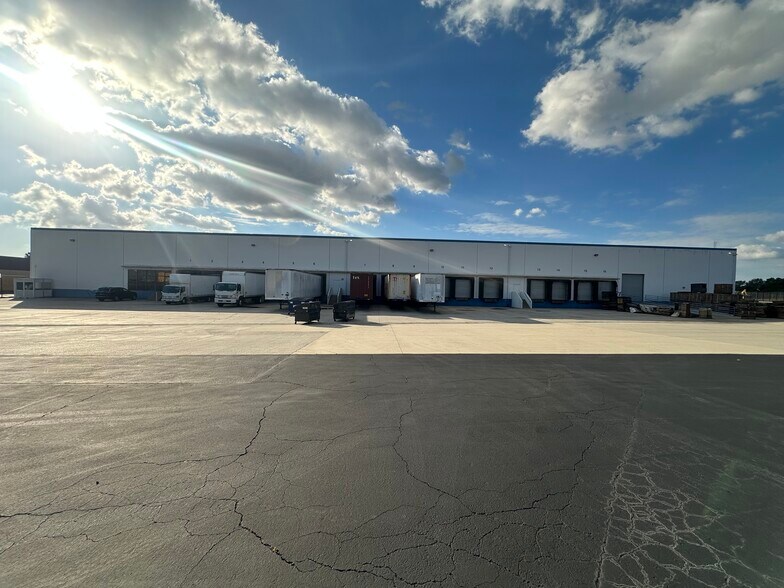 More Photos Of 15500 Phoebe Ave, La Mirada Warehouse For Lease