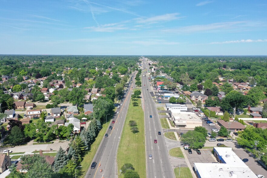 More Photos Of 22146 Ford Rd, Dearborn Heights Office For Sale