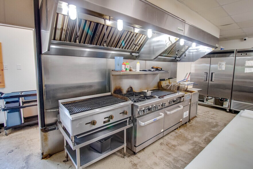 More Photos Of 908 N Main St, Brighton Restaurant For Sale