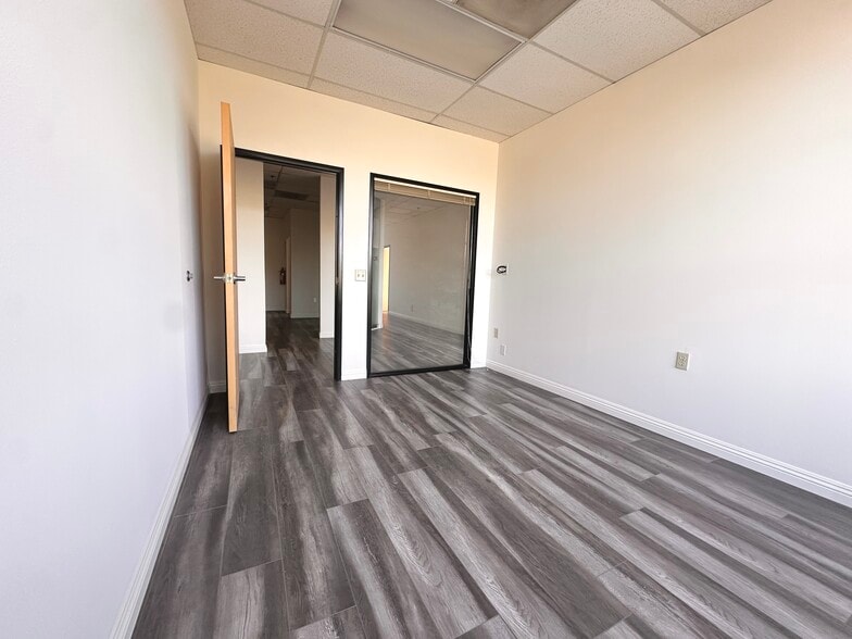 More Photos Of 1111 Corporate Center Dr, Monterey Park Loft Creative Space For Sale