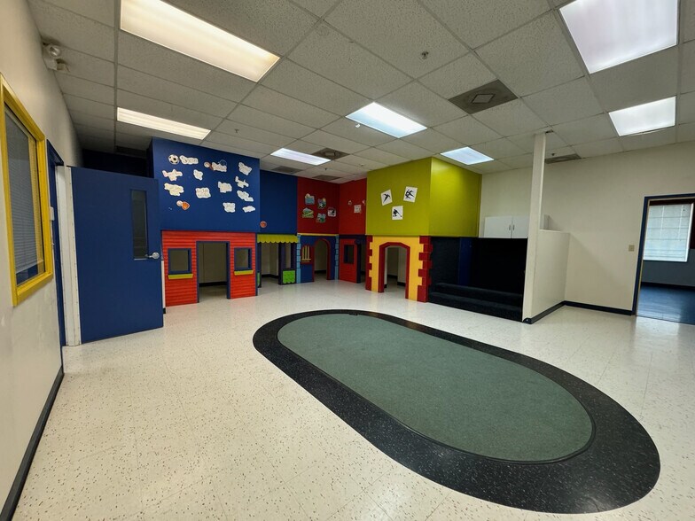 More Photos Of 13601 Riverport Dr, Maryland Heights Daycare Center For Sale