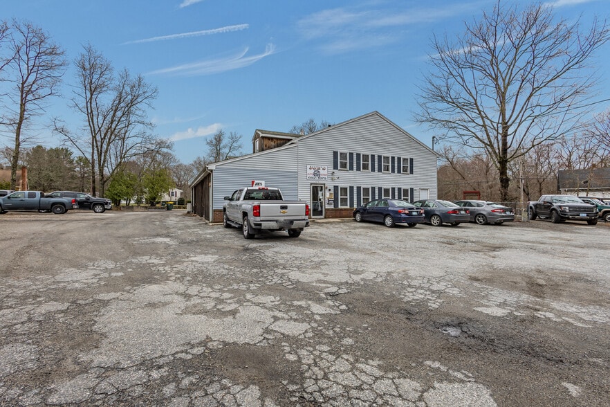 More Photos Of 1973 Victory Hwy, Glendale General Retail For Sale