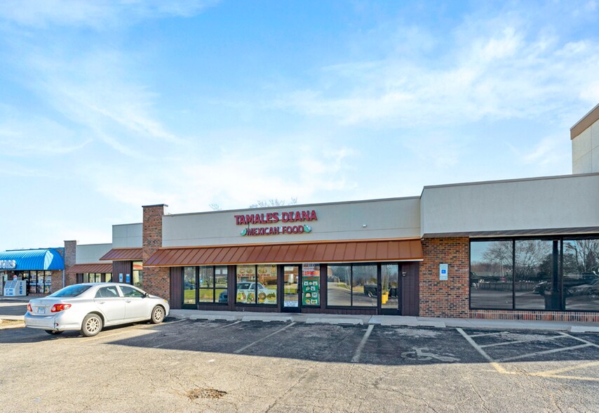 More Photos Of 605-625 N Midlothian Rd, Mundelein Storefront Retail Office For Sale