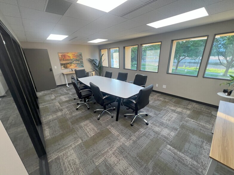 More Photos Of 300 3rd Ave SE, Rochester Coworking Space