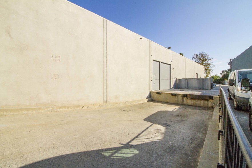 More Photos Of 3975 Landmark St, Culver City Warehouse For Lease