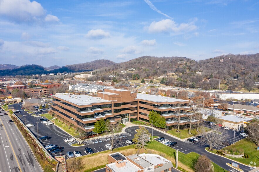 More Photos Of 5410 Maryland Way, Brentwood Unknown For Lease