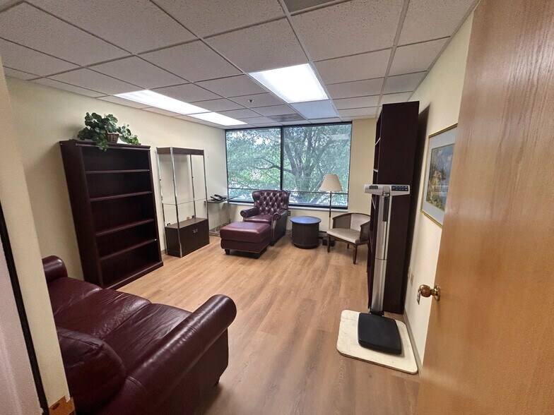 More Photos Of 7350 Van Dusen Rd, Laurel Medical For Lease